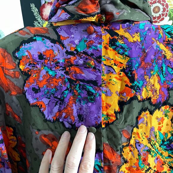 Vintage Silk Floral Blouse, 1980s Corporate Bohemian Flower Print Top Sz XL - Picture 11 of 13
